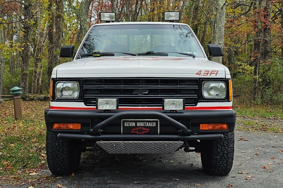 First Gen Chevrolet S10 Front Bowtie Emblem Replacement Black & Red Gloss Grille Specific 89 Baja