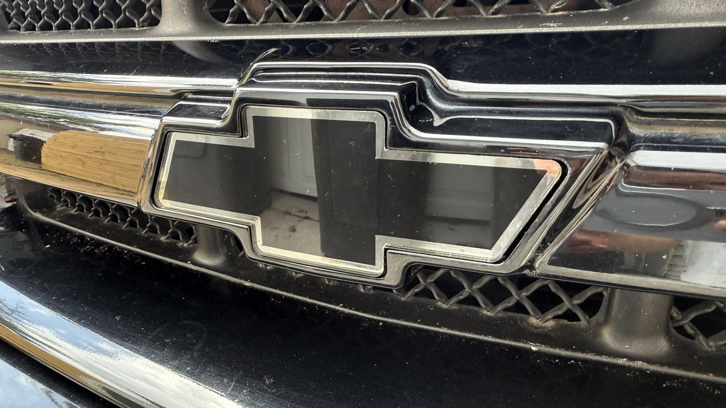 1998 - 2004 Chevrolet S10 2ND GEN Front Bowtie Emblem V 2.0 Mirror Blue & White