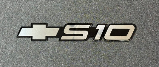1994 - 2005 Chevrolet Chevy S10 Emblem Black & Chrome