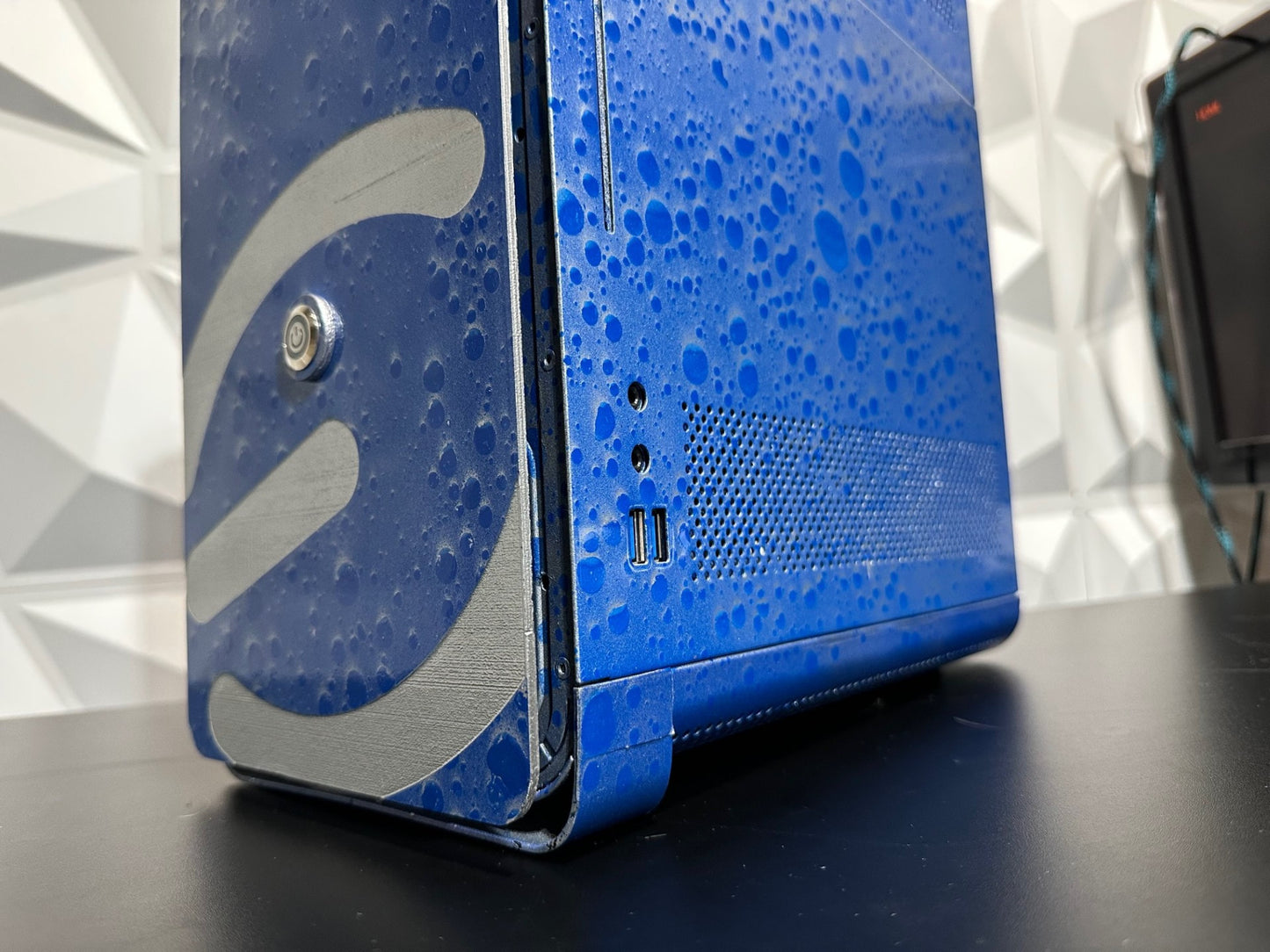 Intel core i5 ARC A770 Project Wet Modified Gaming Computer
