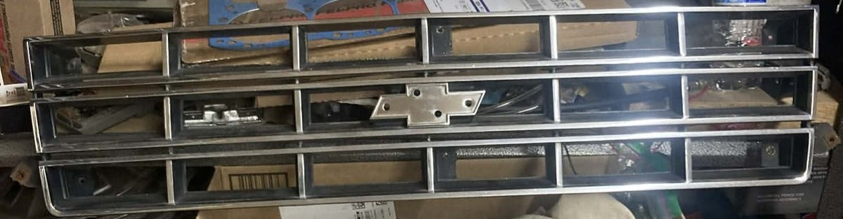 First Gen Chevrolet S10 Front Bowtie Emblem Replacement Black & Red Gloss Grille Specific