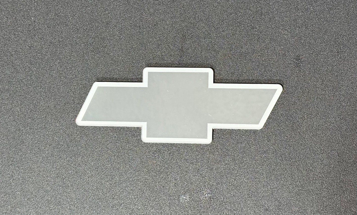 1998 - 2004 Chevrolet S10 2ND GEN Front Bowtie Emblem Replacement Badge White V2.0