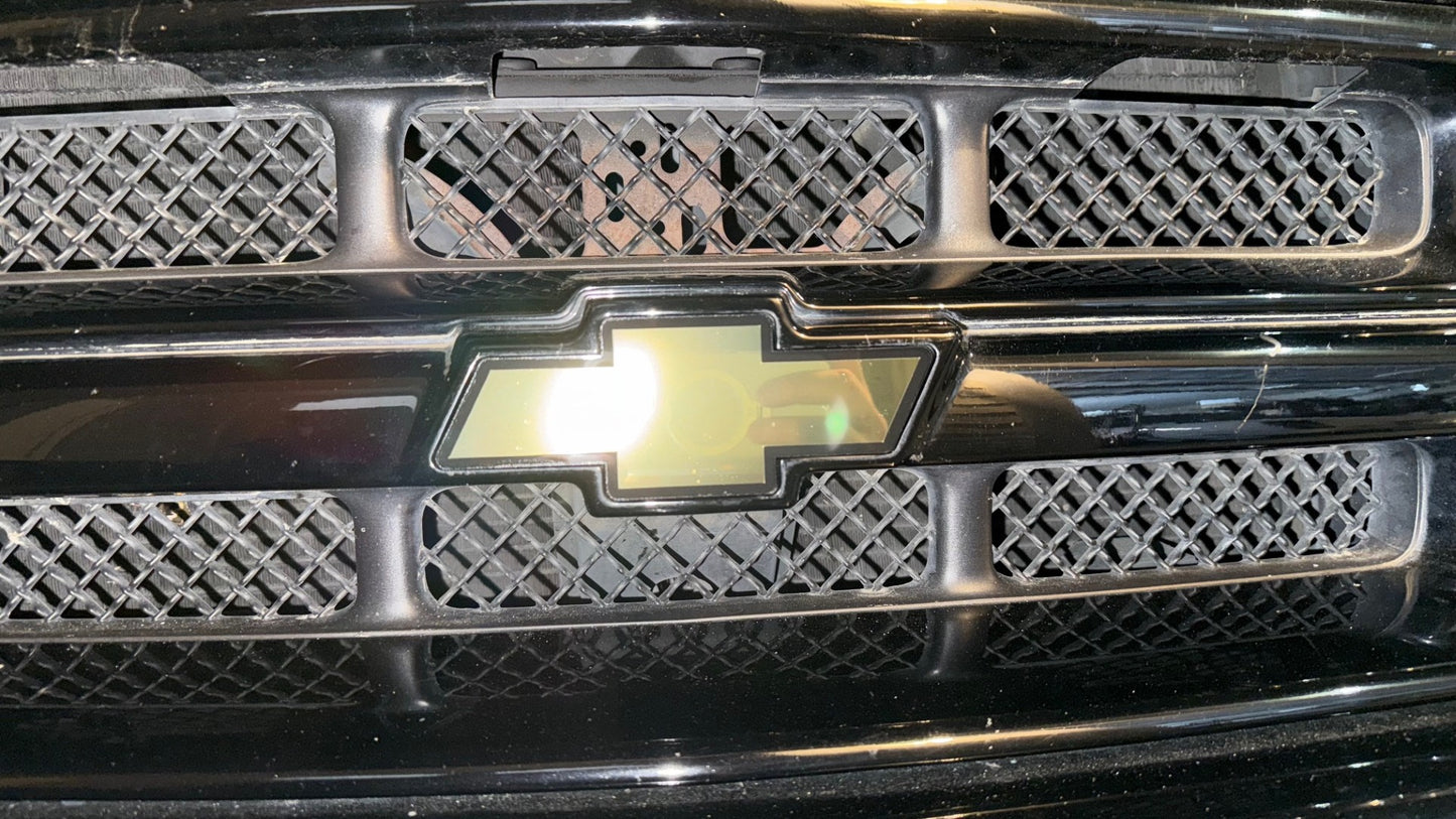 1998 - 2004 Chevrolet S10 2ND GEN Front Bowtie Emblem Version 2.0 Black & Gold