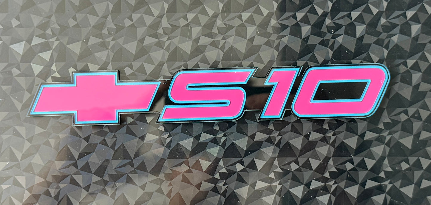 1994 - 2005 Chevrolet Chevy S10 Emblem Sail Blue & Pink Package