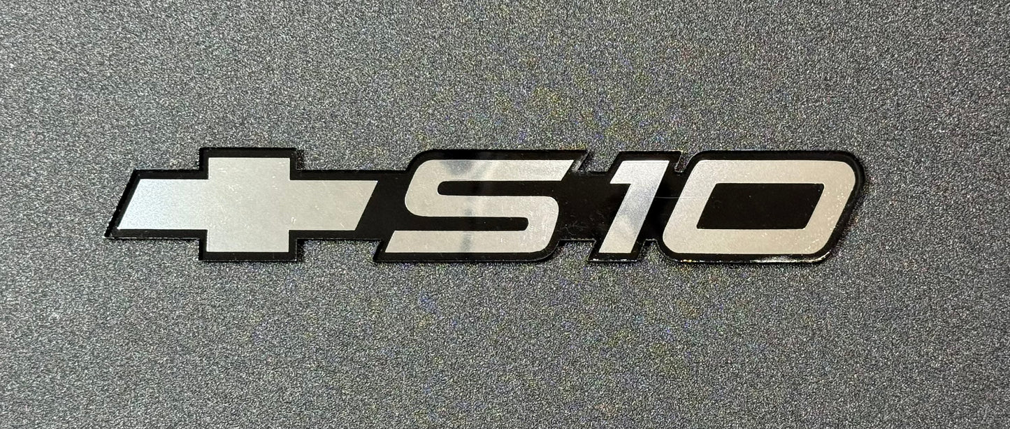 1994 - 2005 Chevrolet Chevy S10 Emblem Black & Chrome