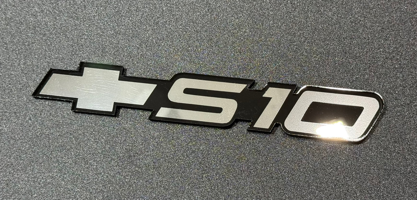 1994 - 2005 Chevrolet Chevy S10 Emblem Black & Chrome