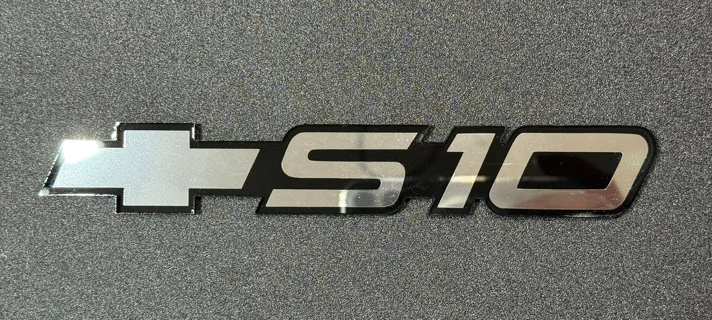 1994 - 2005 Chevrolet Chevy S10 Emblem Black & Chrome